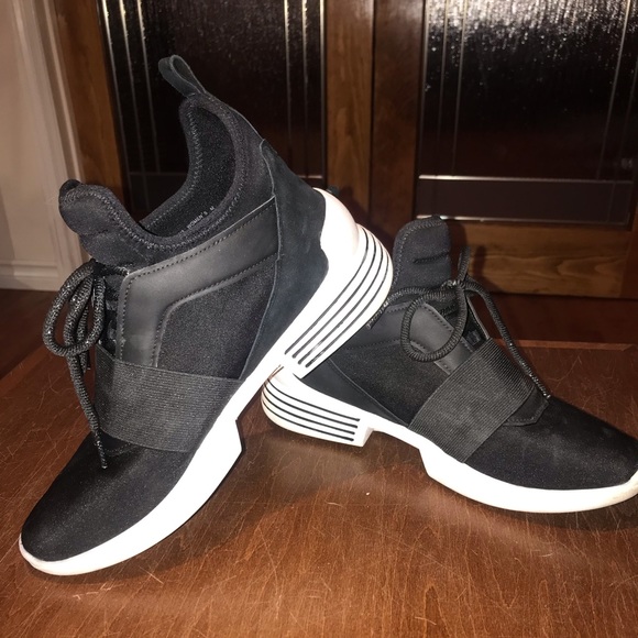 Size 7 Kendall & Kylie “Braydin sneakers” - Picture 3 of 5
